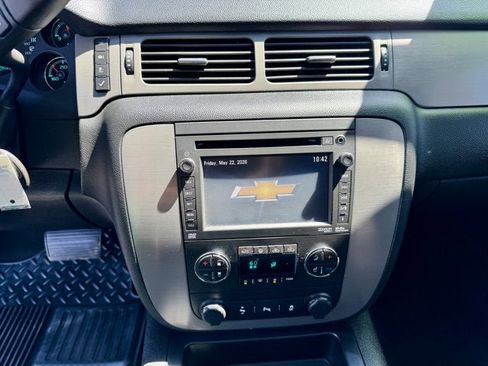 Used 2013 Chevrolet Silverado 1500 LTZ AWD/4WD image 17