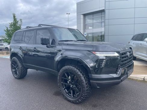 Used 2024 Lexus GX 550 w/ Cold Area Package AWD/4WD image 3