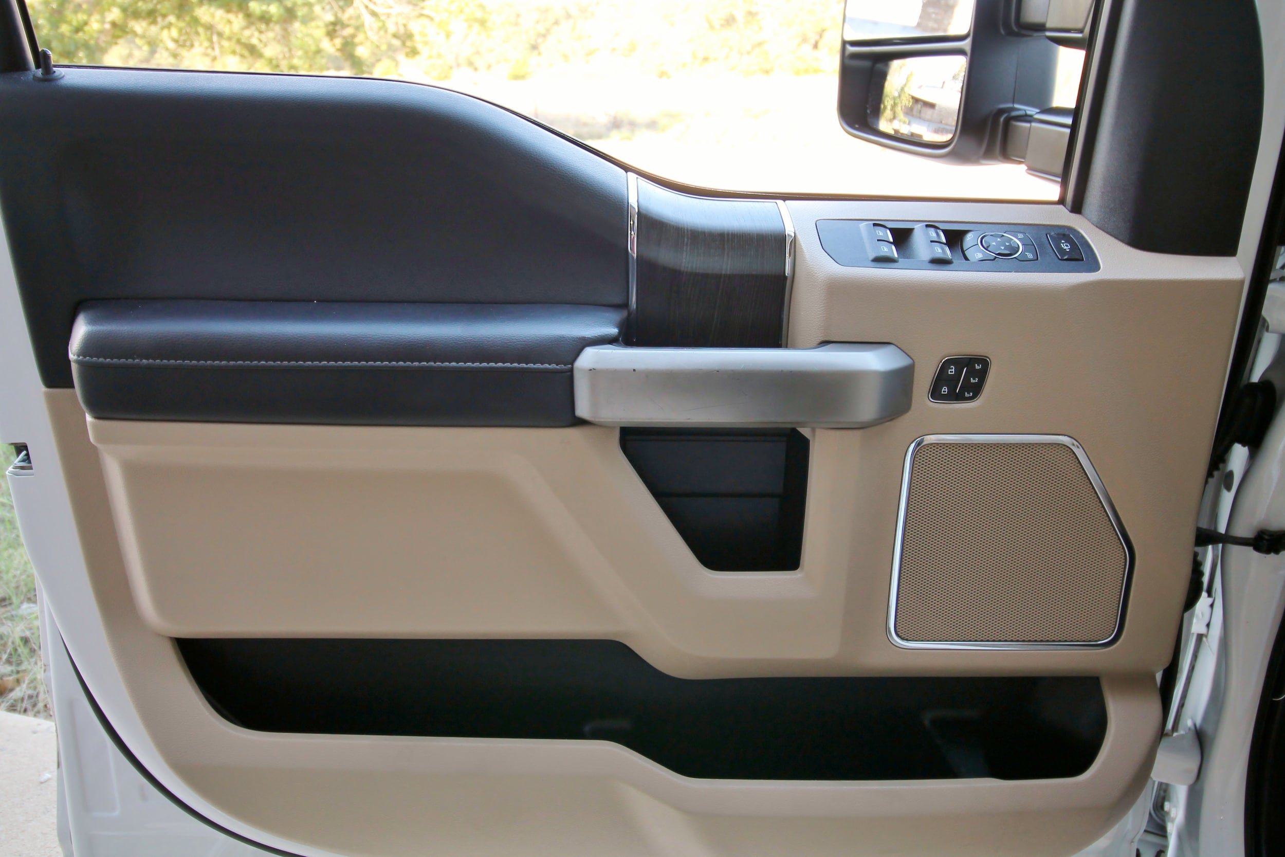 Used 2021 Ford F250 Lariat w/ Lariat Value Package AWD/4WD image 19