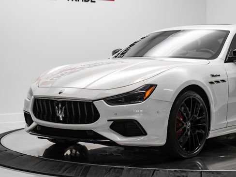 Used 2023 Maserati Ghibli Modena RWD image 2