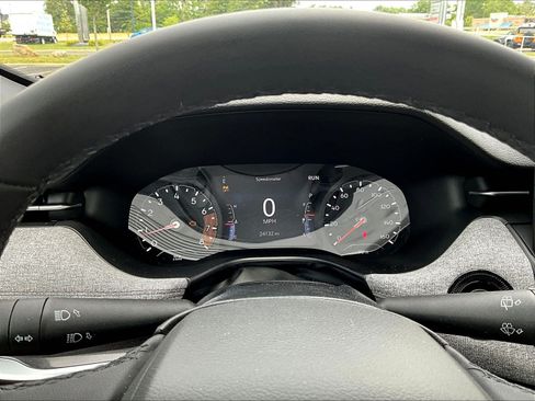 Used 2023 Jeep Compass Latitude AWD/4WD image 13