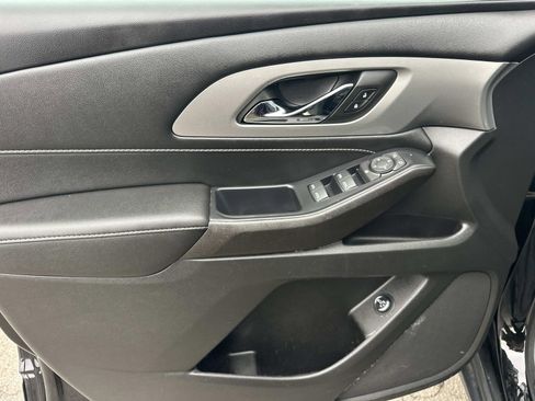 Used 2022 Chevrolet Traverse LT w/ LPO, Floor Liner Package image 20