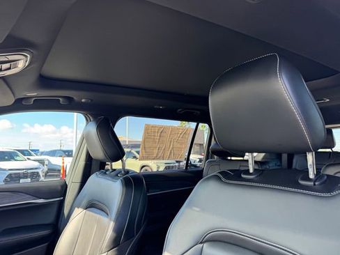 Used 2025 Jeep Grand Cherokee L Limited w/ Black Appearance Package image 20