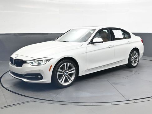 Used 2017 BMW 330i Sedan RWD image 8