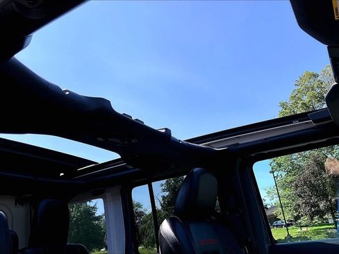 Used 2021 Jeep Wrangler Unlimited Rubicon AWD/4WD image 36