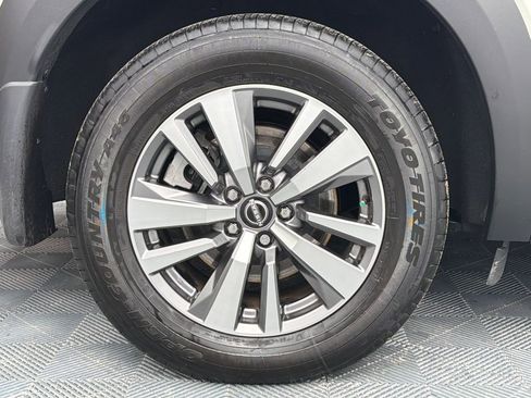 Used 2023 Nissan Pathfinder SL w/ Lighting Package (N92) image 24