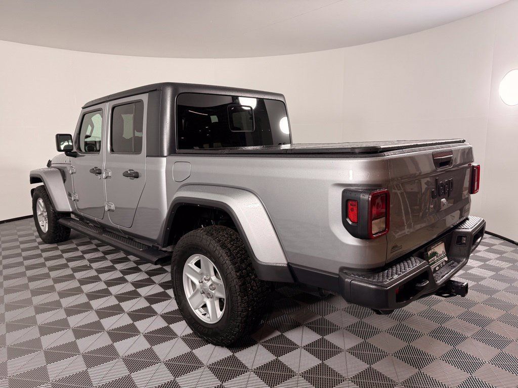 Used 2021 Jeep Gladiator Sport AWD/4WD image 11
