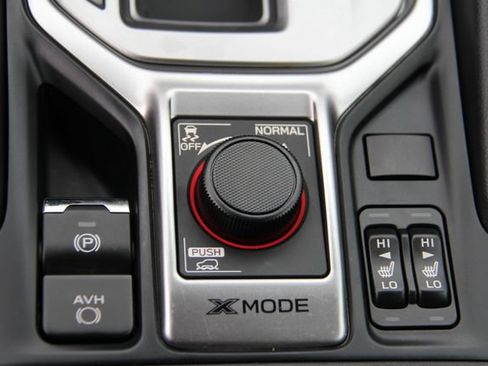 Used 2023 Subaru Forester Premium AWD/4WD image 30