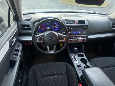 Used 2017 Subaru Outback 2.5i Premium image 2