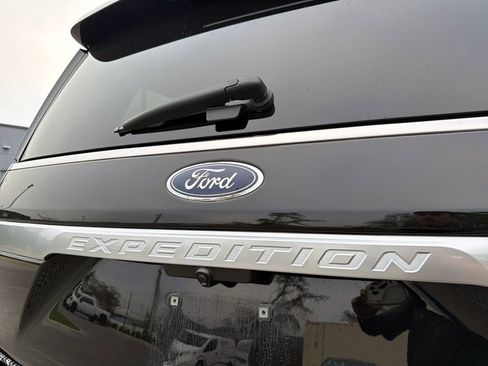 Used 2019 Ford Expedition Platinum image 12