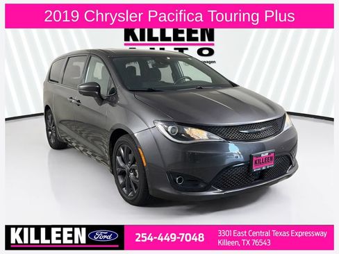 Used 2019 Chrysler Pacifica Touring Plus w/ Advanced Safetytec Group FWD image 1