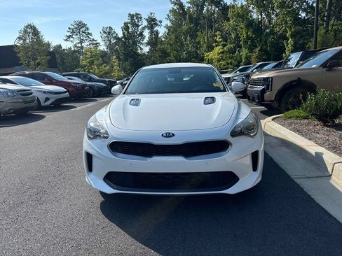 Used 2019 Kia Stinger RWD image 2