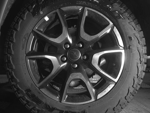 Used 2025 Jeep Compass Trailhawk image 14