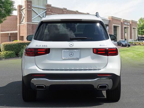 New 2025 Mercedes-Benz GLB 250 4MATIC image 5