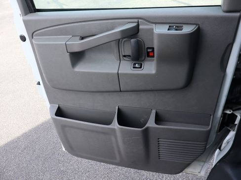 Used 2020 Chevrolet Express 3500 w/ Power Convenience Package image 17