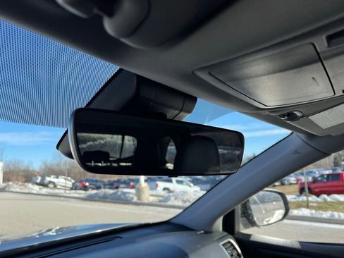 Used 2017 Toyota Highlander Limited image 19