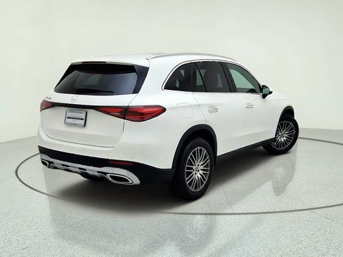 Used 2025 Mercedes-Benz GLC 300 image 9