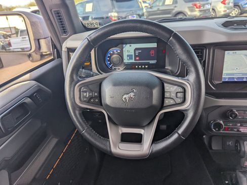 Used 2023 Ford Bronco Badlands w/ Sasquatch Package image 19