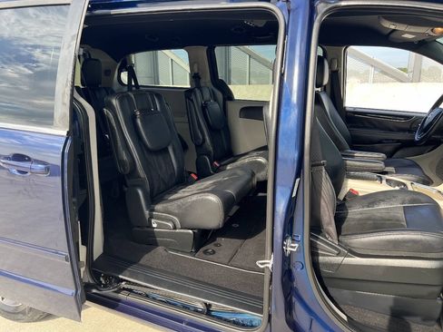 Used 2017 Dodge Grand Caravan SXT FWD image 21