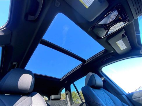 Certified 2025 BMW X5 xDrive40i w/ Premium Package image 14