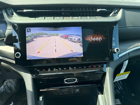 New 2026 Jeep Grand Cherokee Limited w/ Limited Altitude Package AWD/4WD image 13