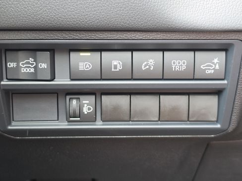 New 2026 Toyota Tundra Limited AWD/4WD image 15