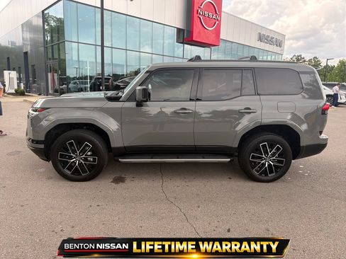 Used 2024 Lexus GX 550 w/ Accessory Package (Z1) AWD/4WD image 10