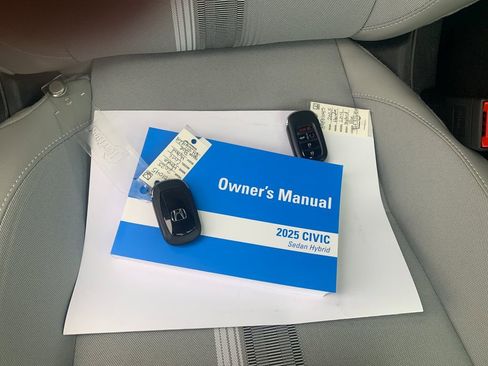 Used 2025 Honda Civic Sport image 9