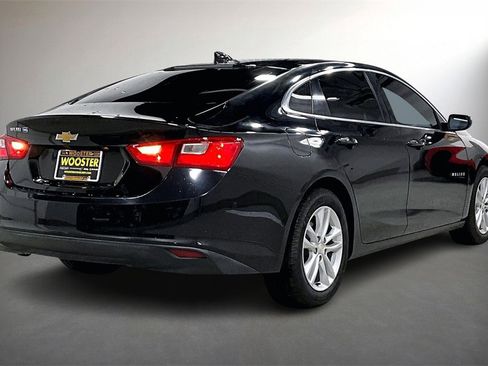 Used 2016 Chevrolet Malibu Hybrid image 5