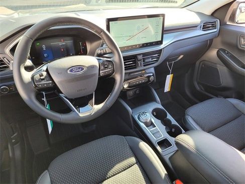 New 2025 Ford Escape SE image 32