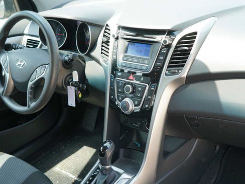 Used 2016 Hyundai Elantra GT FWD image 21