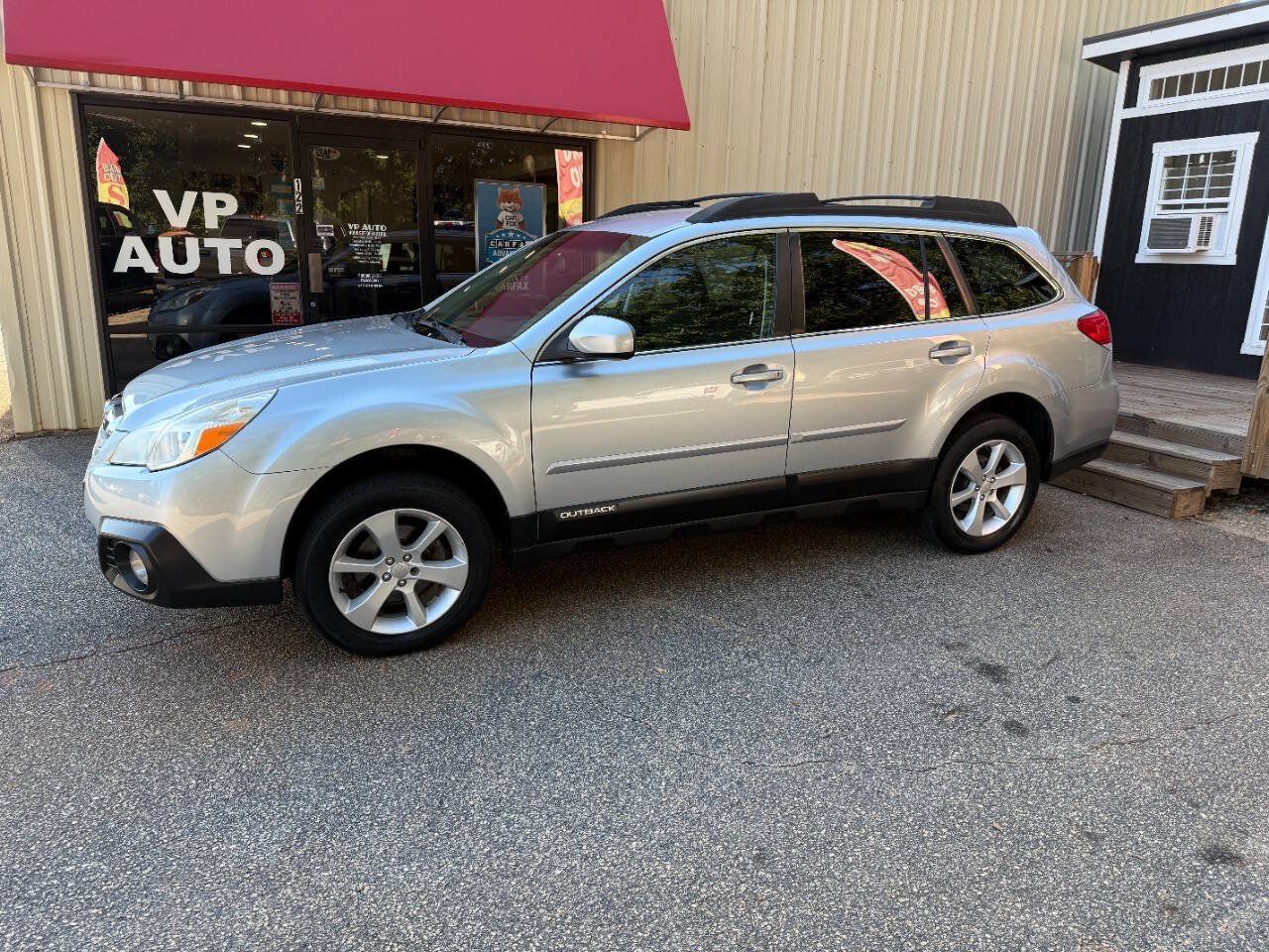 Used 2013 Subaru Outback 2.5i Premium w/ All-Weather Pkg AWD/4WD image 8