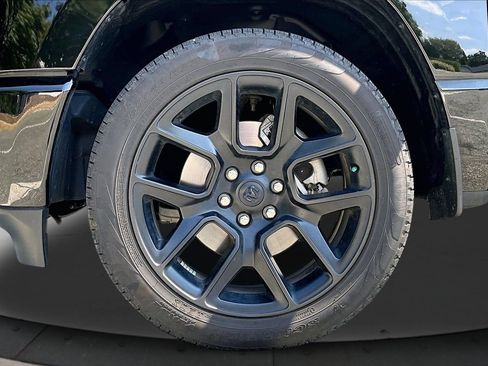 Used 2024 RAM 1500 Laramie AWD/4WD image 34