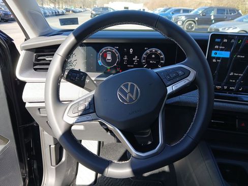 New 2026 Volkswagen Tiguan S FWD image 14