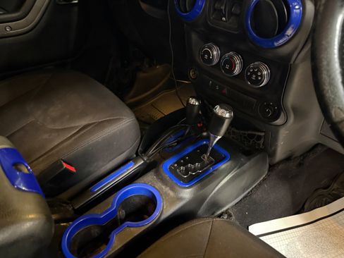 Used 2017 Jeep Wrangler Unlimited Sport AWD/4WD image 13