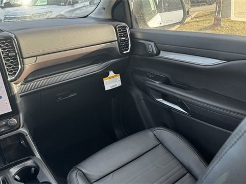 New 2025 Ford Ranger Lariat w/ FX4 Off-Road Package image 19