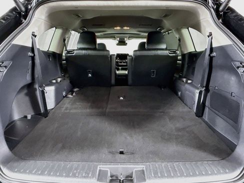 Certified 2026 Toyota Highlander XLE AWD/4WD image 39