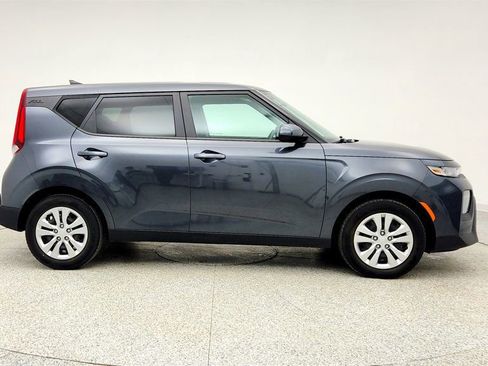 Used 2020 Kia Soul LX image 4