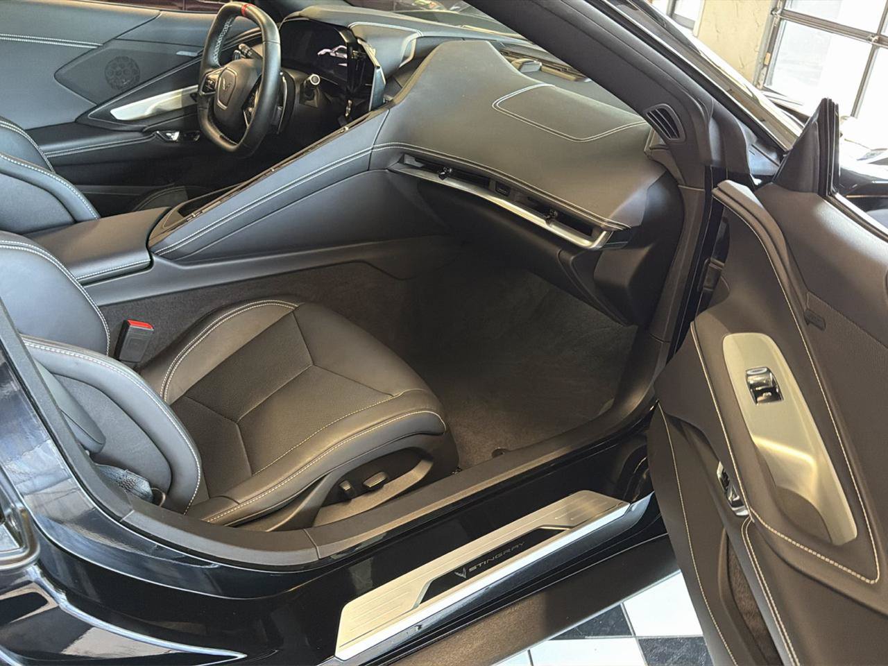 Used 2022 Chevrolet Corvette Stingray Coupe w/ Z51 Performance Package RWD image 19