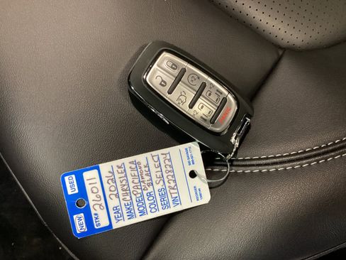 New 2026 Chrysler Pacifica Select w/ S Appearance Package AWD/4WD image 35