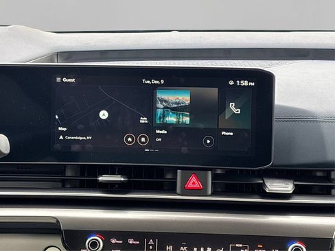 New 2025 Kia Carnival SX Prestige FWD image 12