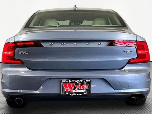 Used 2018 Volvo S90 T5 Momentum w/ Convenience Package AWD/4WD image 5