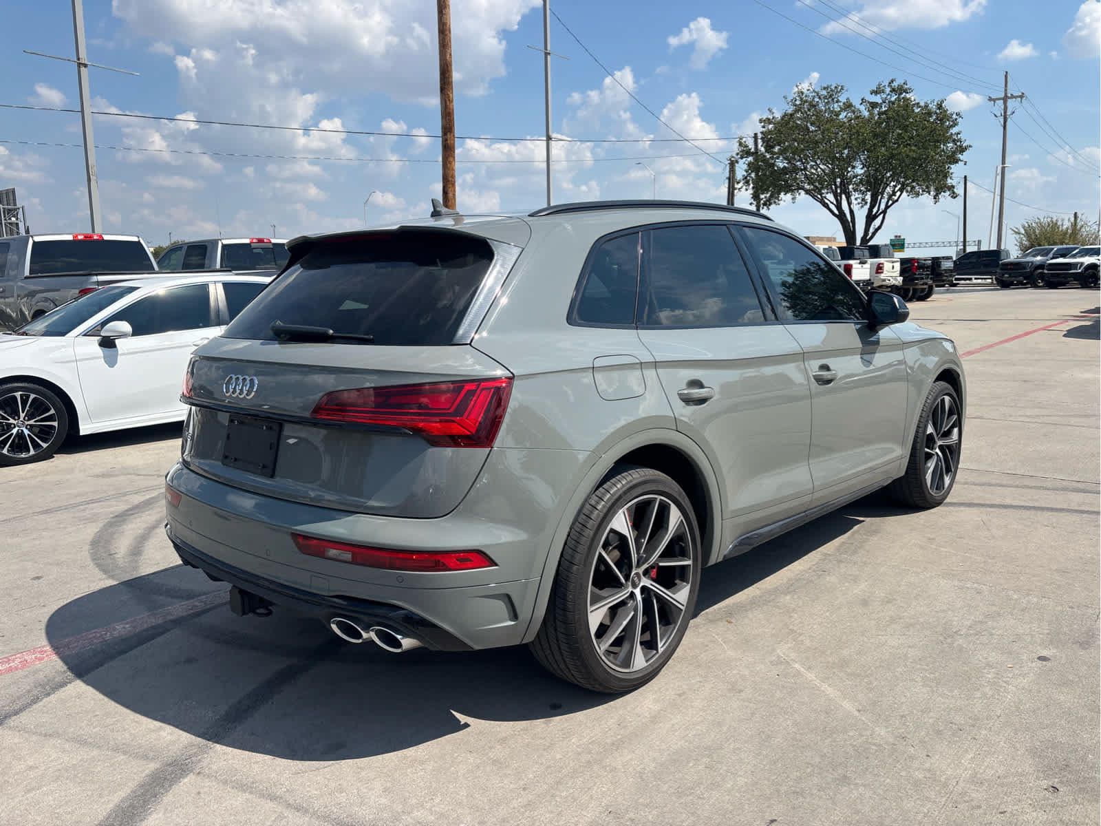 Used 2021 Audi SQ5 Premium Plus w/ Premium Plus Package AWD/4WD image 3