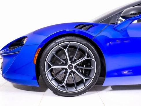 Used 2025 McLaren Artura Spider RWD image 14