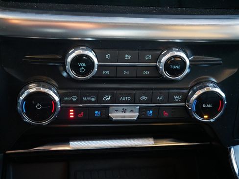 Certified 2022 Ford F150 Lariat w/ Equipment Group 501A Mid image 22