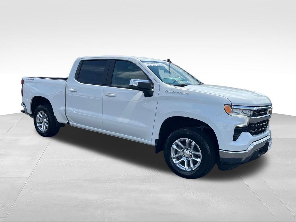 Used 2024 Chevrolet Silverado 1500 LT AWD/4WD image 7