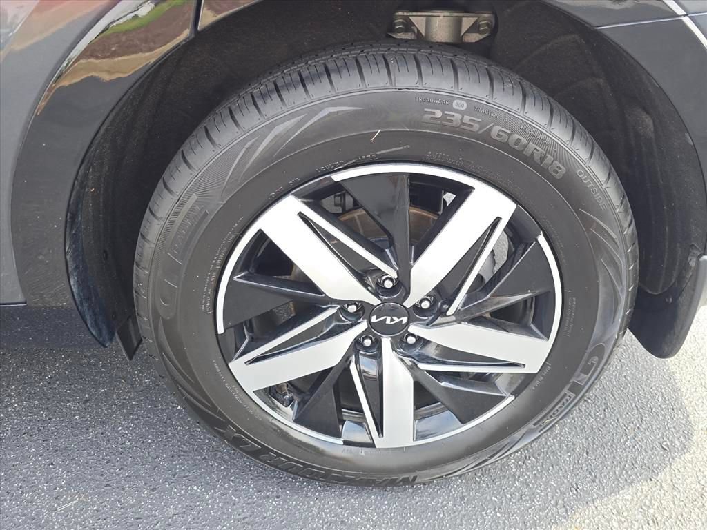 Certified 2023 Kia Sorento S FWD image 14