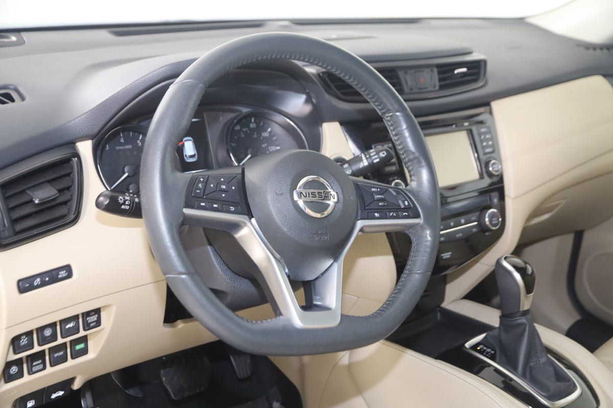 Used 2017 Nissan Rogue SL w/ SL Premium Package AWD/4WD image 6