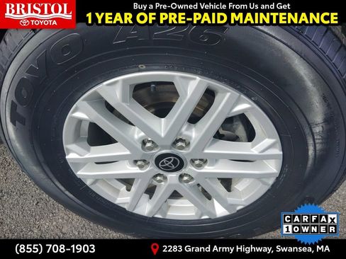 Used 2022 Toyota Tundra SR5 w/ SR5 Convenience Package image 14