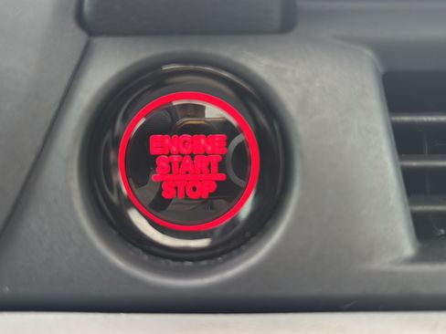 Used 2025 Honda Pilot Touring image 38